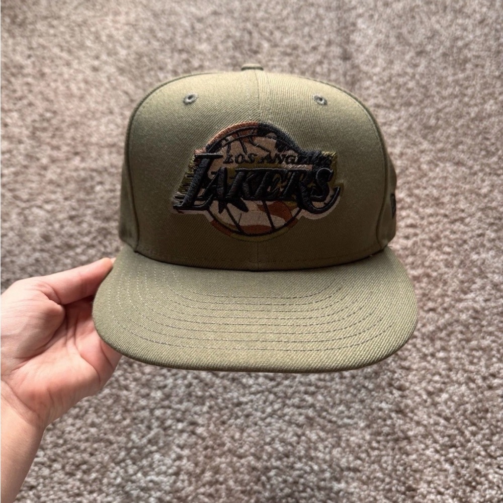 New Era LA Lakers  Army Green SnapBack Hat  (One Size)